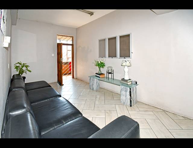 5 BEDROOM APARTMENT FOR SALE IN HIGHLANDS NORTH